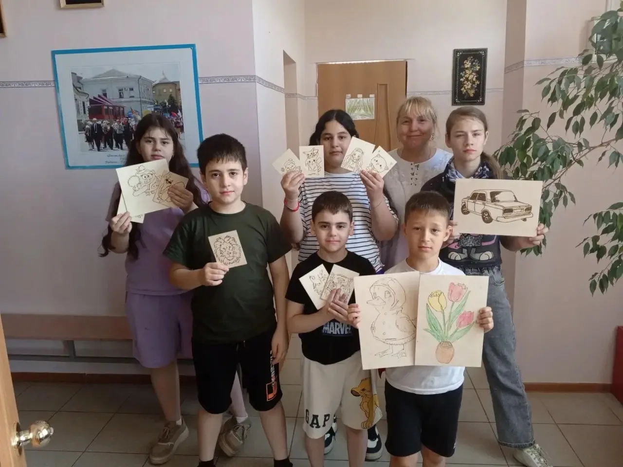 Скоро завершается наша программа «Яркое лето – 1» в Доме детского творчества. А пока наши ребята с у