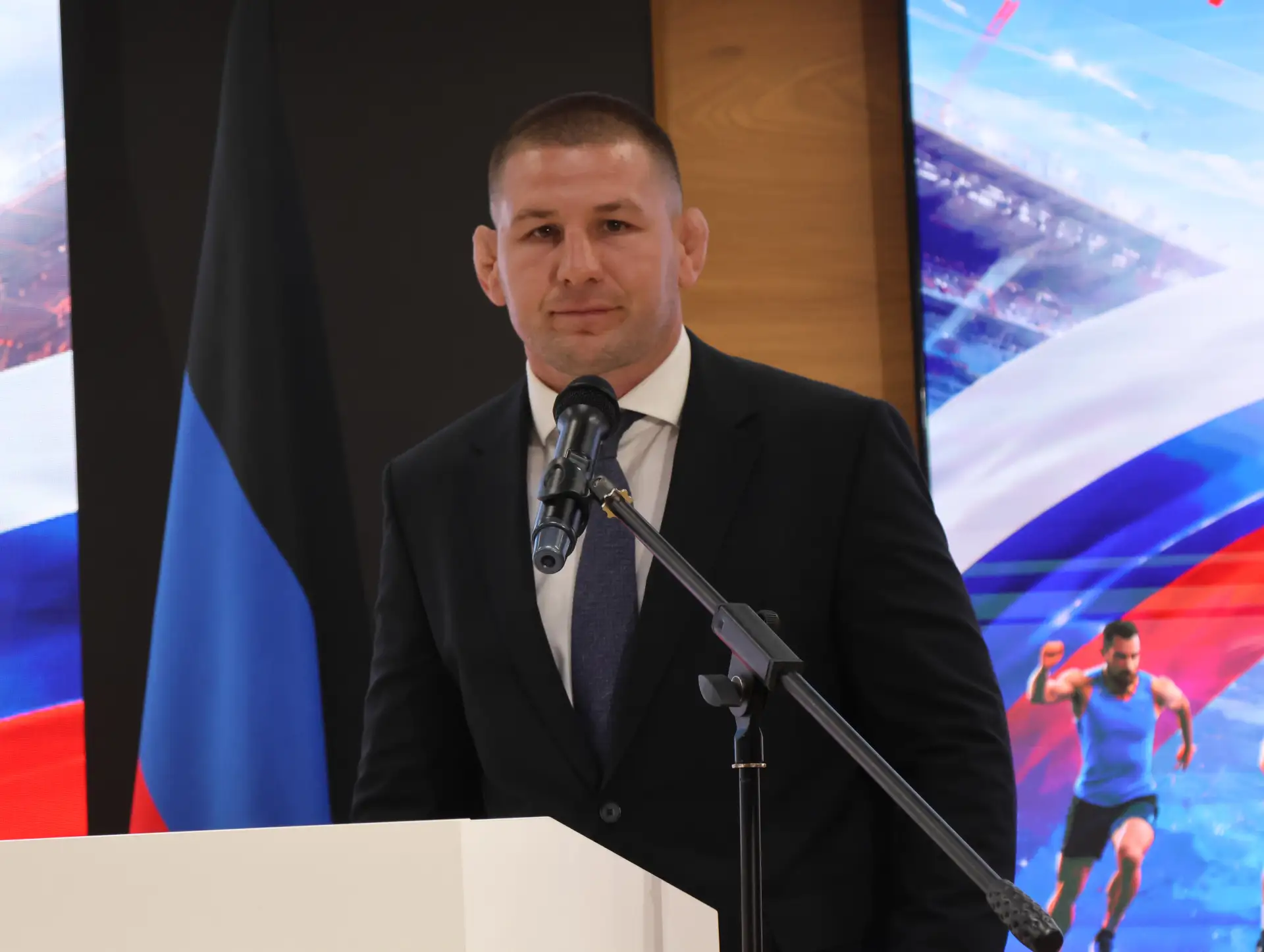 🎂 Сегодня День Рождения отмечает министр спорта и туризма Донецкой Народной Республики...