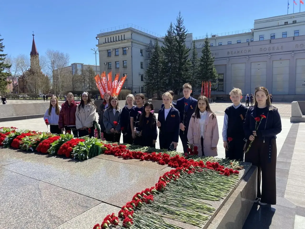 🇷🇺🌺 ПОМНИМ. ГОРДИМСЯ. БЛАГОДАРИМ. 🌺🇷🇺  В преддверии Дня Победы ученики 7Д класса посетили Вечный ого