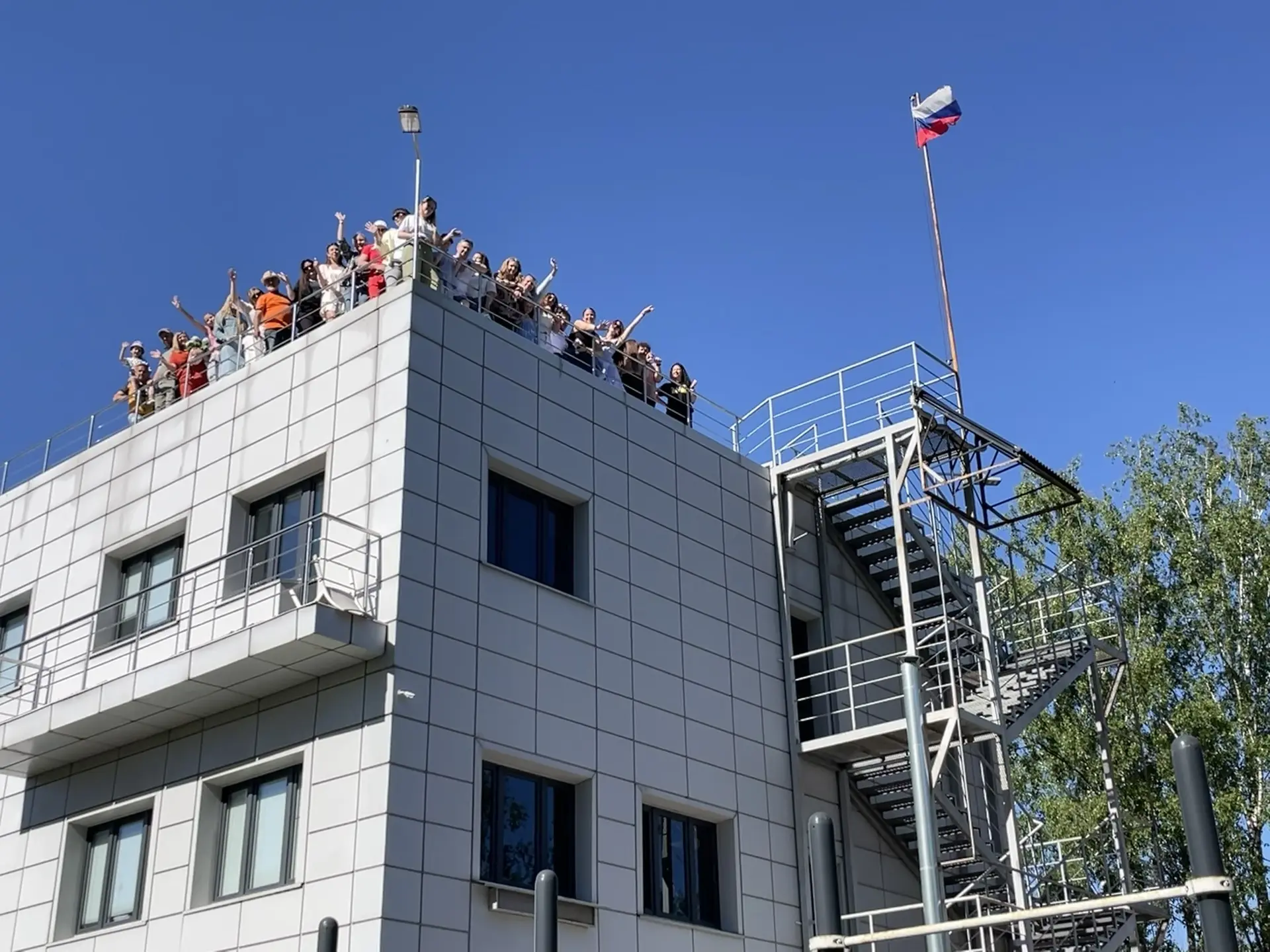 🇷🇺 С Днём России!

Россия — наша природа, наши ресурсы и наше будущее. Мы ежедневно заботимся об о