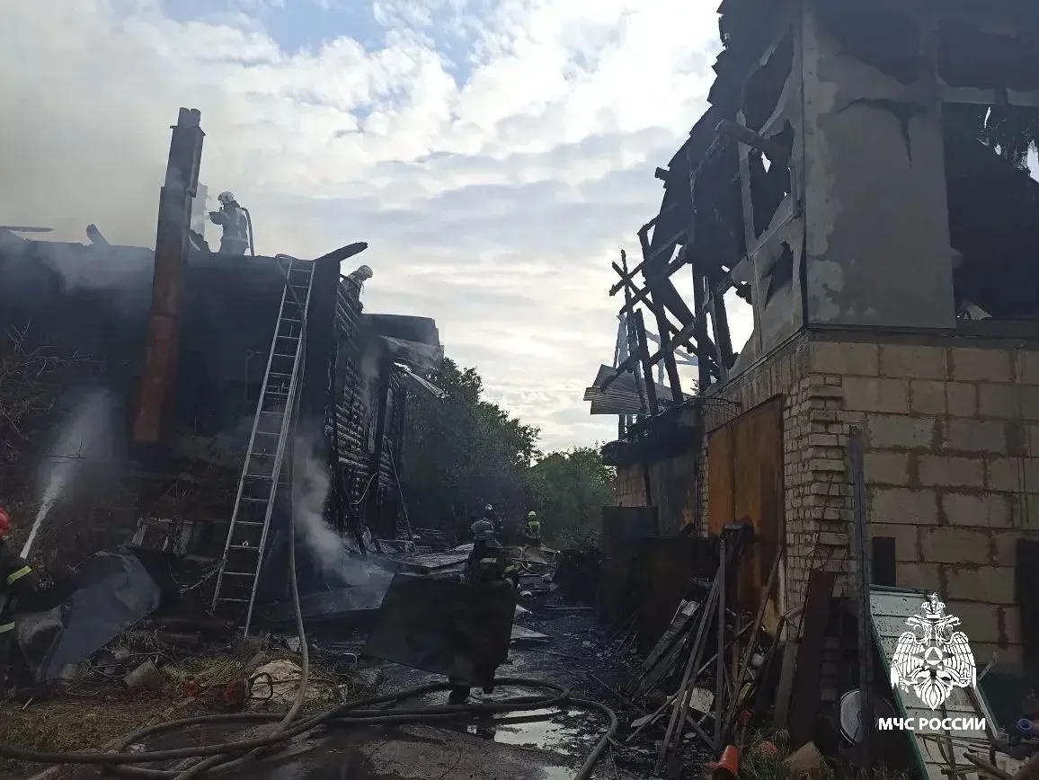 ‼️20 человек привлекались к тушению пожара в Костроме

Сегодня ночью, 14 июня в 03:58, на улице 8 Ма