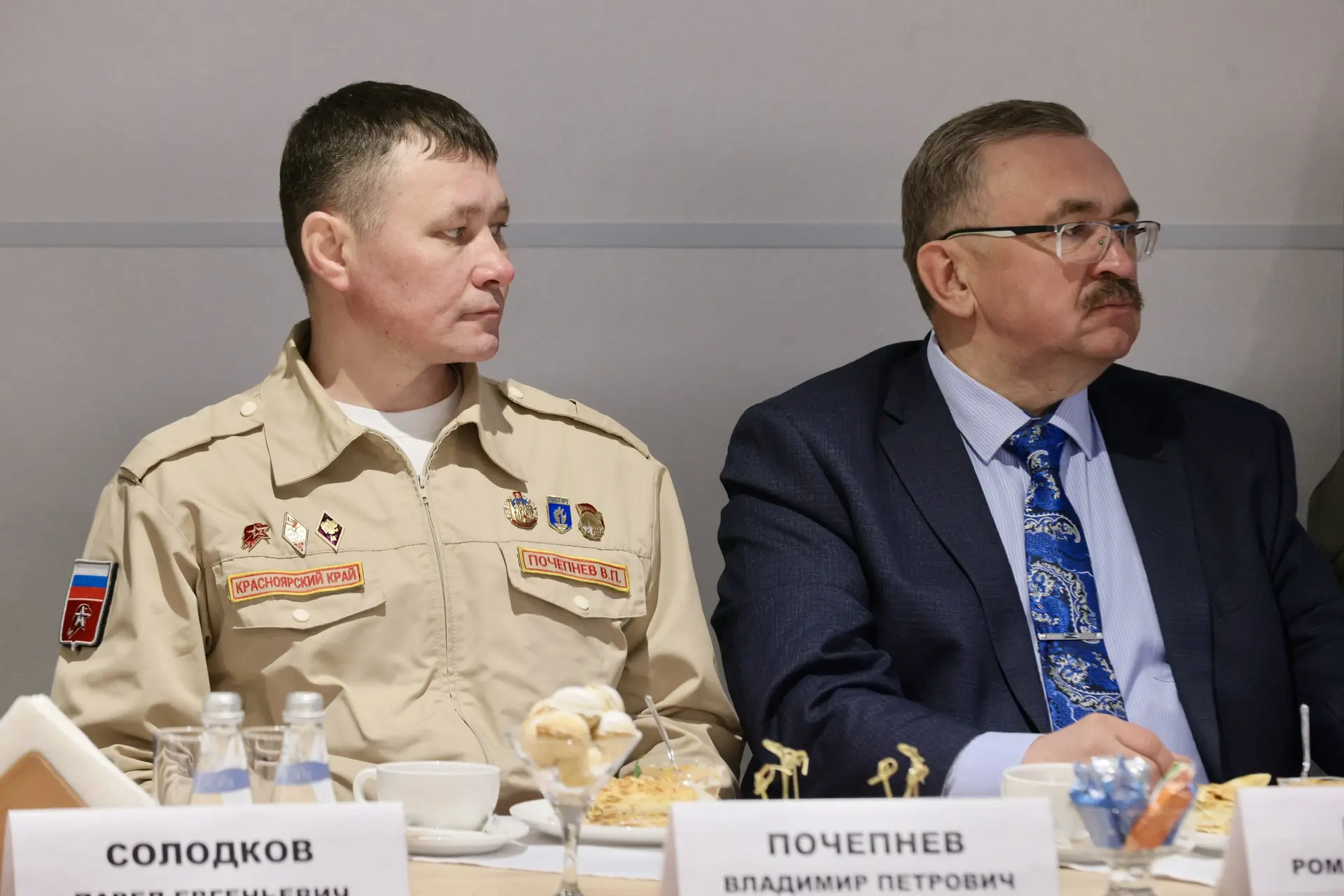 В национальном центре «Россия» на Енисее провели встречу с участниками боевых действий, представител
