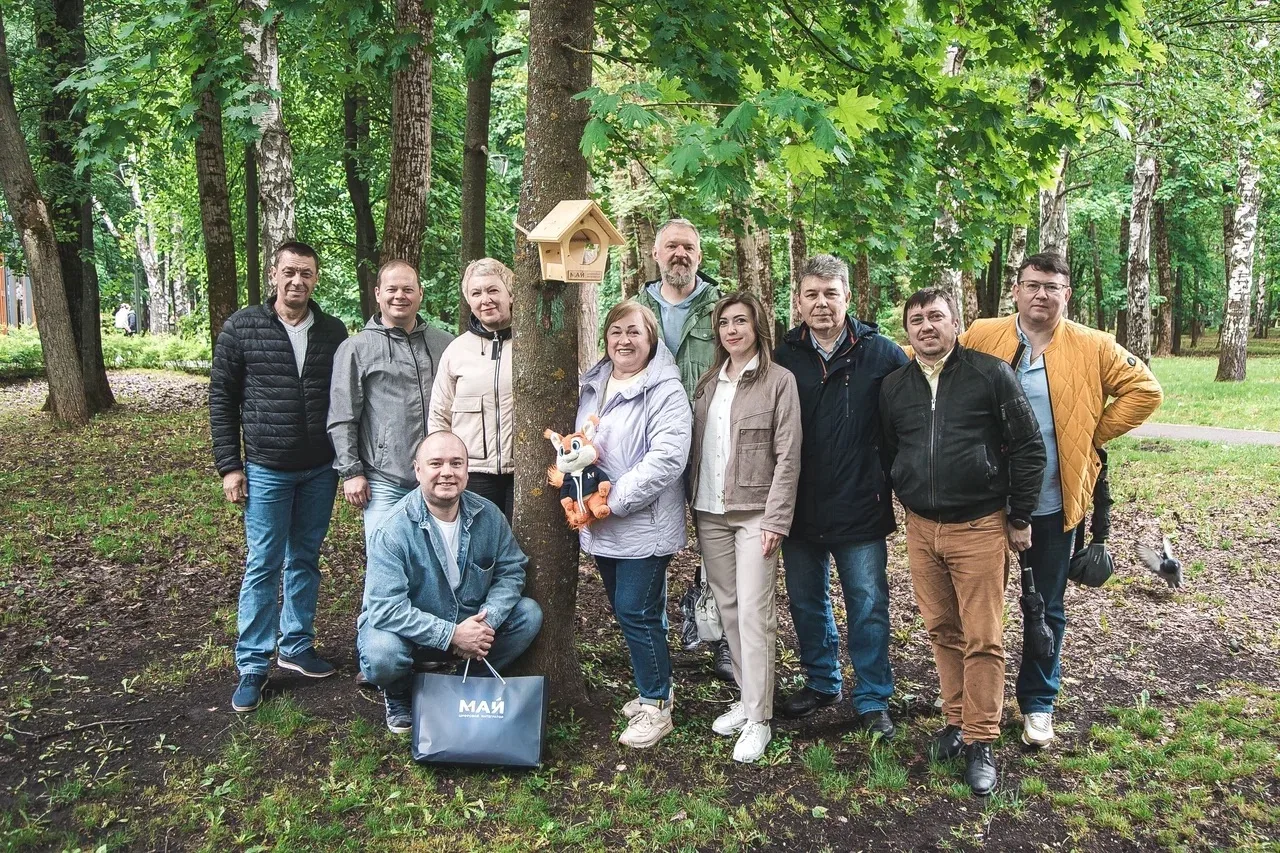 Добрые дела с доставкой на дом. То есть в парк! 
Да еще и с заботой о природе.

В честь своего 30‑ле