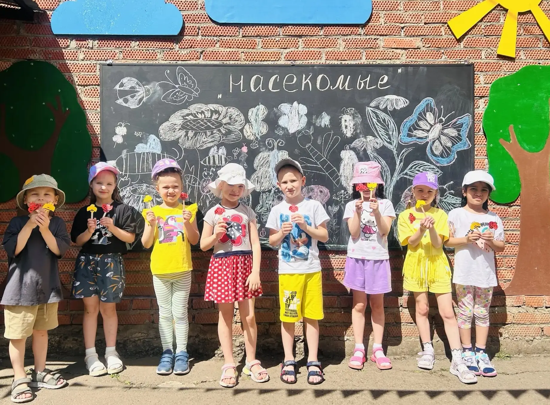 ☀Лето не лето без... божьих коровок! 🐞

Действительно, эти очаровательные создания — настоящий симв
