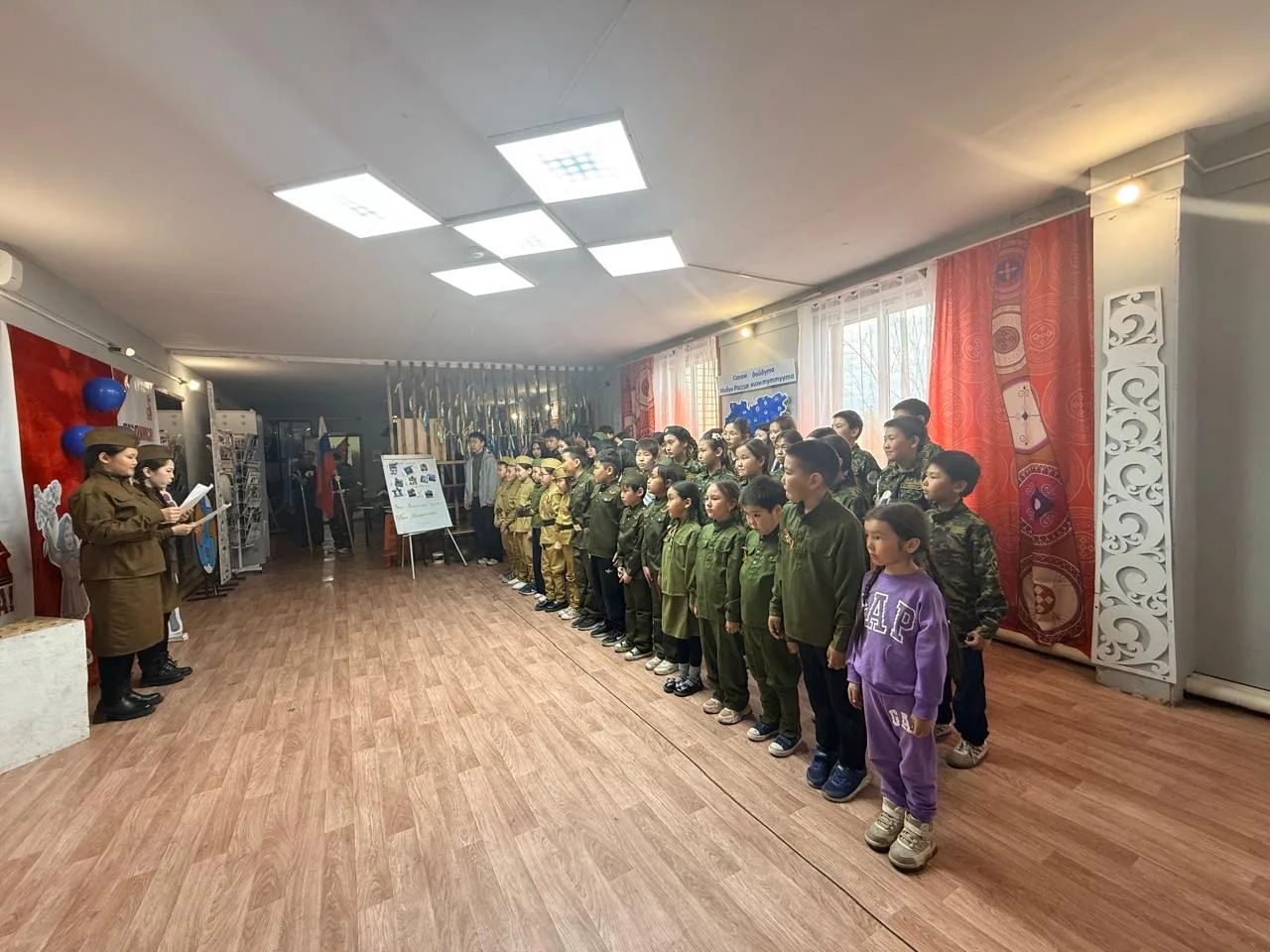 Сегодня 8 мая в нашей школе прошла торжественная линейка в честь Дня Победы в Великой Отечественной 