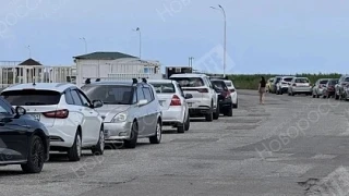 Удобство туристов VS экосистема лагуны: в Новороссийске машинам открыли въезд на пляж «Суджукская ко