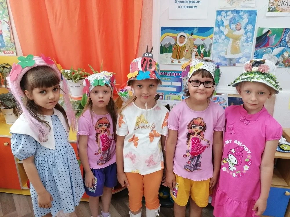 День шляп в детском саду 👒!
Сегодня в подготовительной группе " Цыплята" прошло развлечение ко Дню 