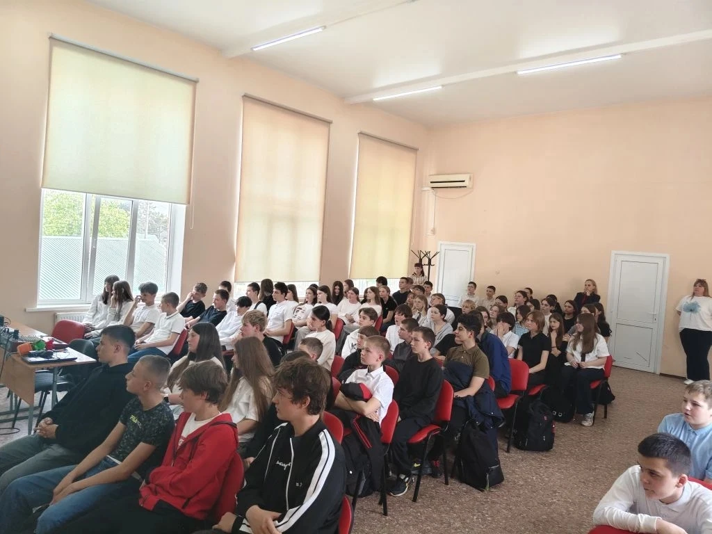 Встреча с инспектором ГИБДД: «Безопасное лето — 2026»  В преддверии летних каникул для учащихся 6-7 