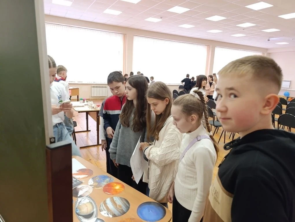🚀 9 апреля для учащихся 5-х классов школ Засвияжского района на базе гимназии №24 прошла квиз-игра «