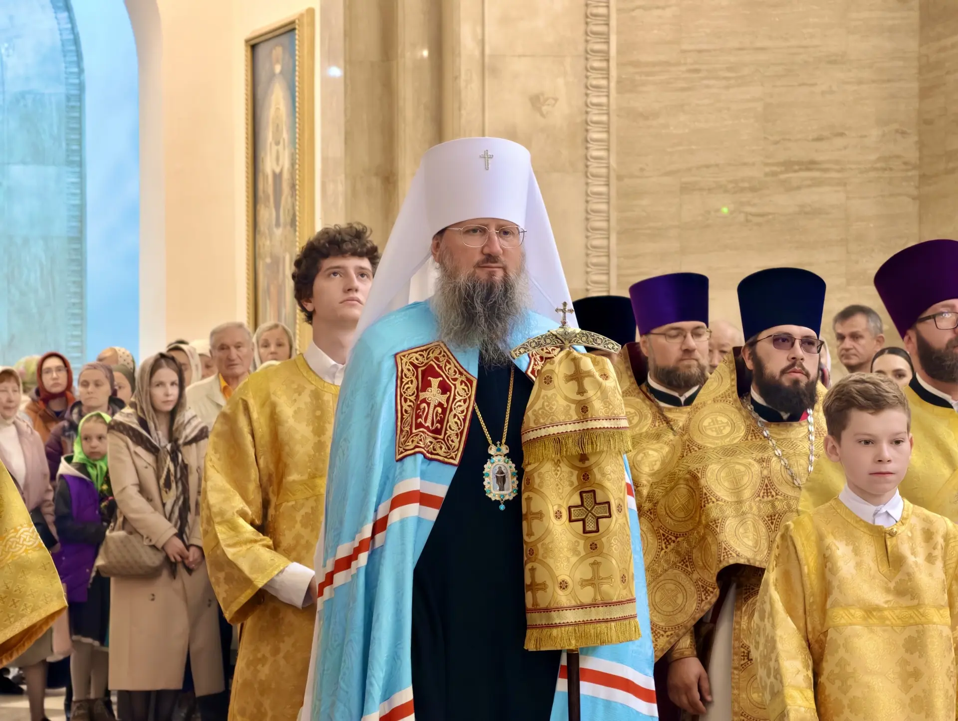Во Владивостоке 15-летие Приморской митрополии отметили соборной Литургией