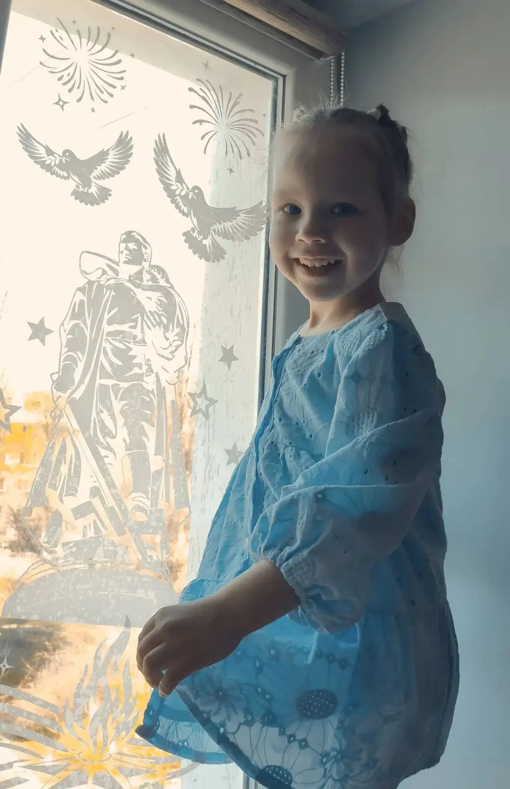 Украшаем окна в честь Великой Победы! 🎗️🏠🇷🇺