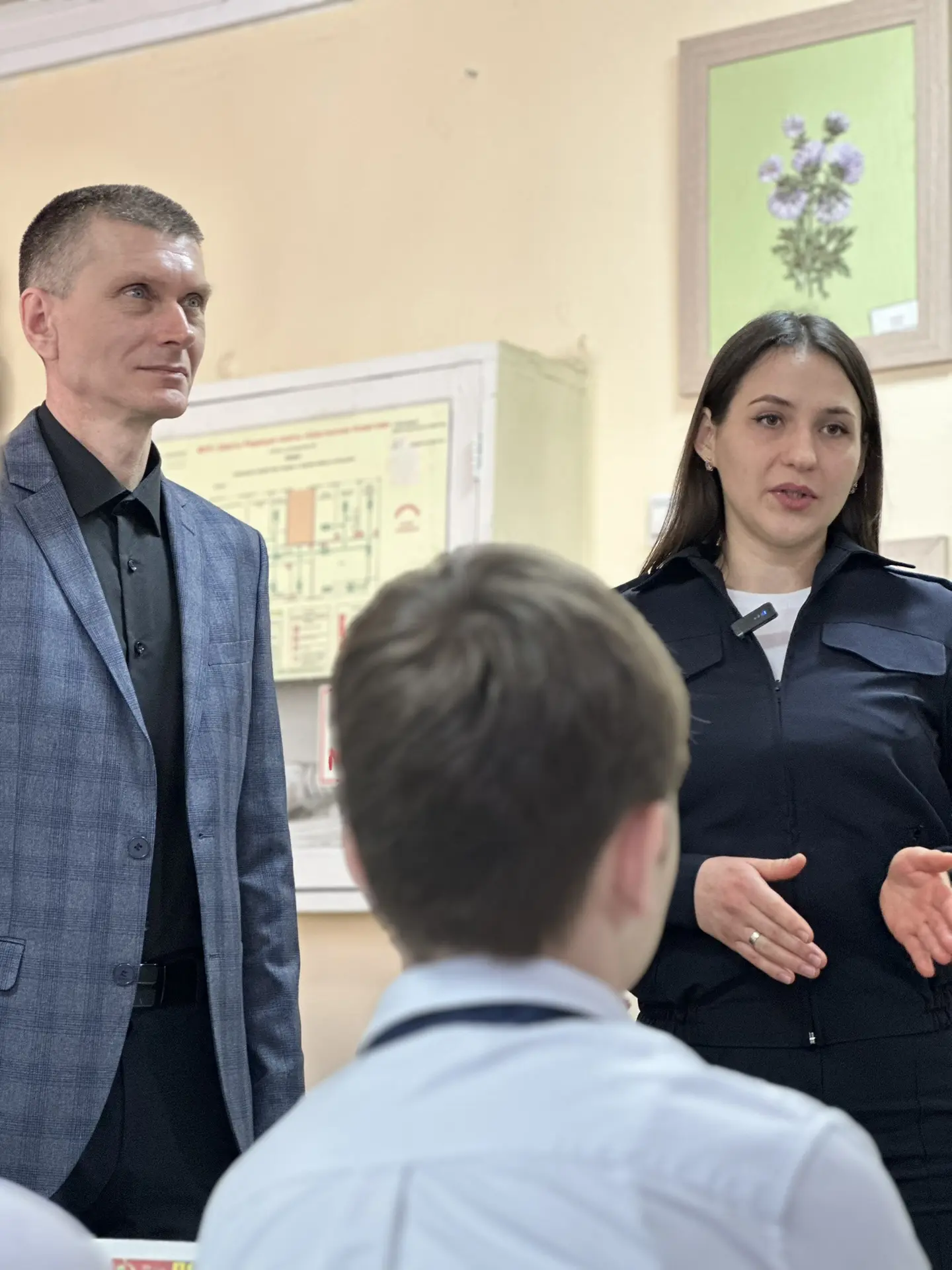 📰✨ Экскурсия в мир новостей! ✨📰  Учащиеся полицейского класса школы №38 вместе с заместителем предсе