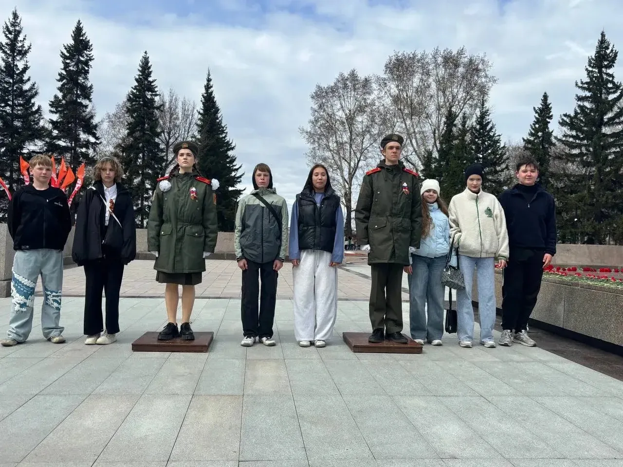 В преддверии великого праздника: наша школа у Вечного огня 🔥  С каждым днём всё ближе 9 Мая — день н