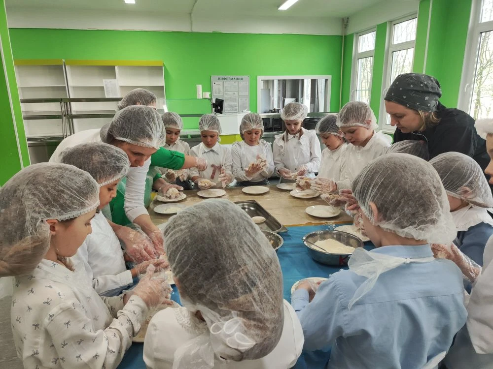 👩‍🍳7 мая в нашей школе в рамках общешкольного проекта «Готовим рыбу всей семьей», направленного на п