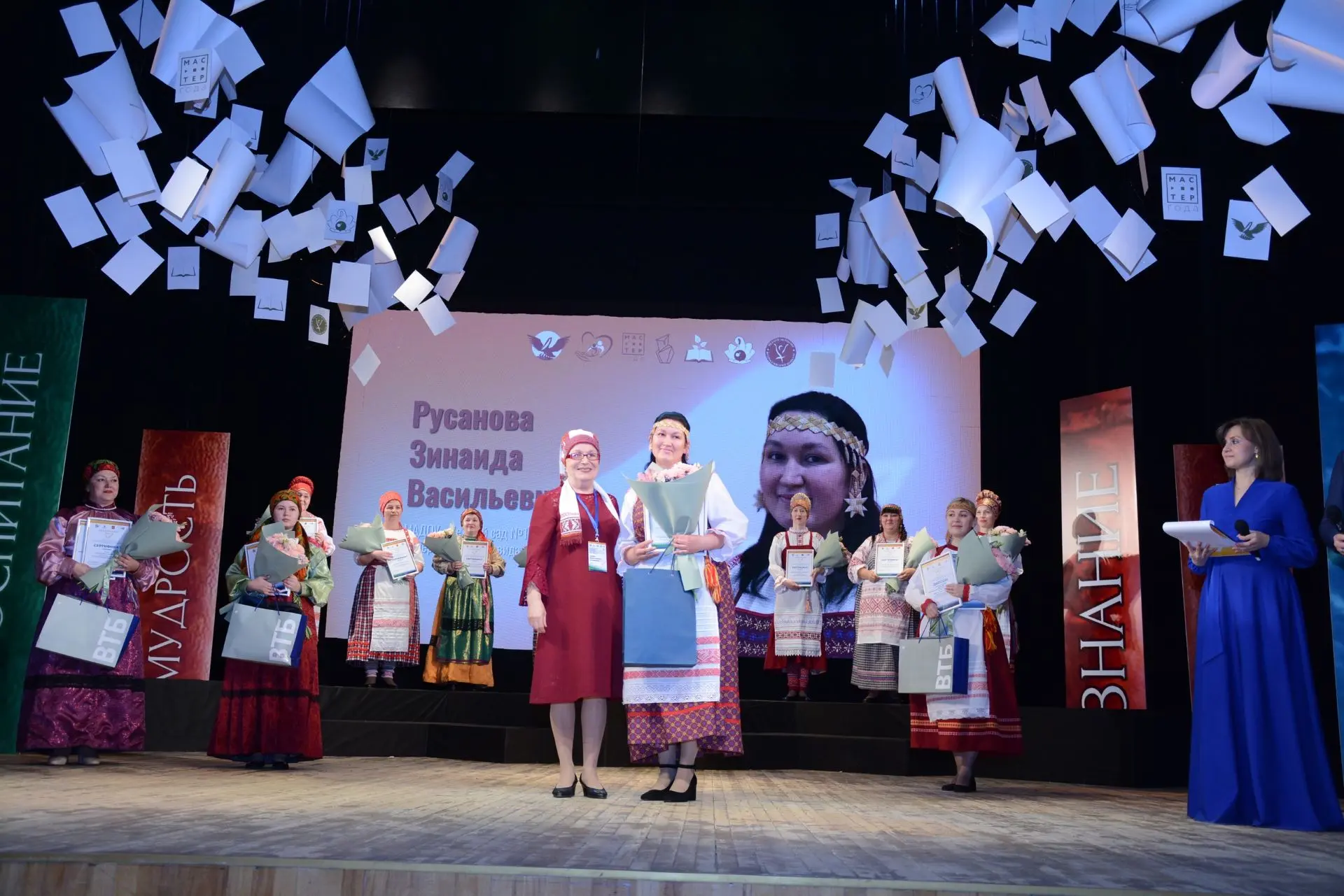 В Сыктывкаре наградили лучших педагогов республики👏👏👏  В Национальном музыкально-драматическом театр