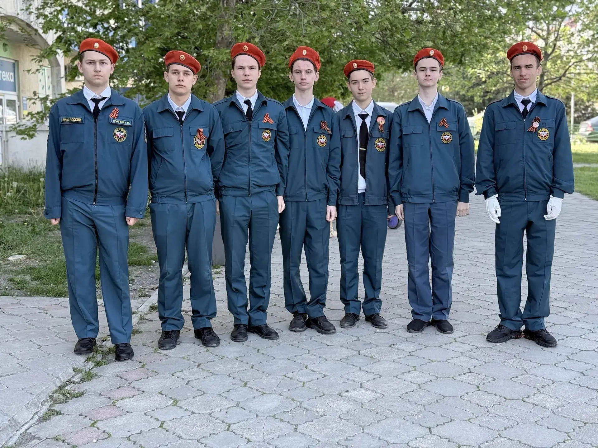 🇷🇺 Память в строю. Честь в сердце.  Сегодня 10 «С» и 11 《С》 класс (кадеты) принял участие в городско