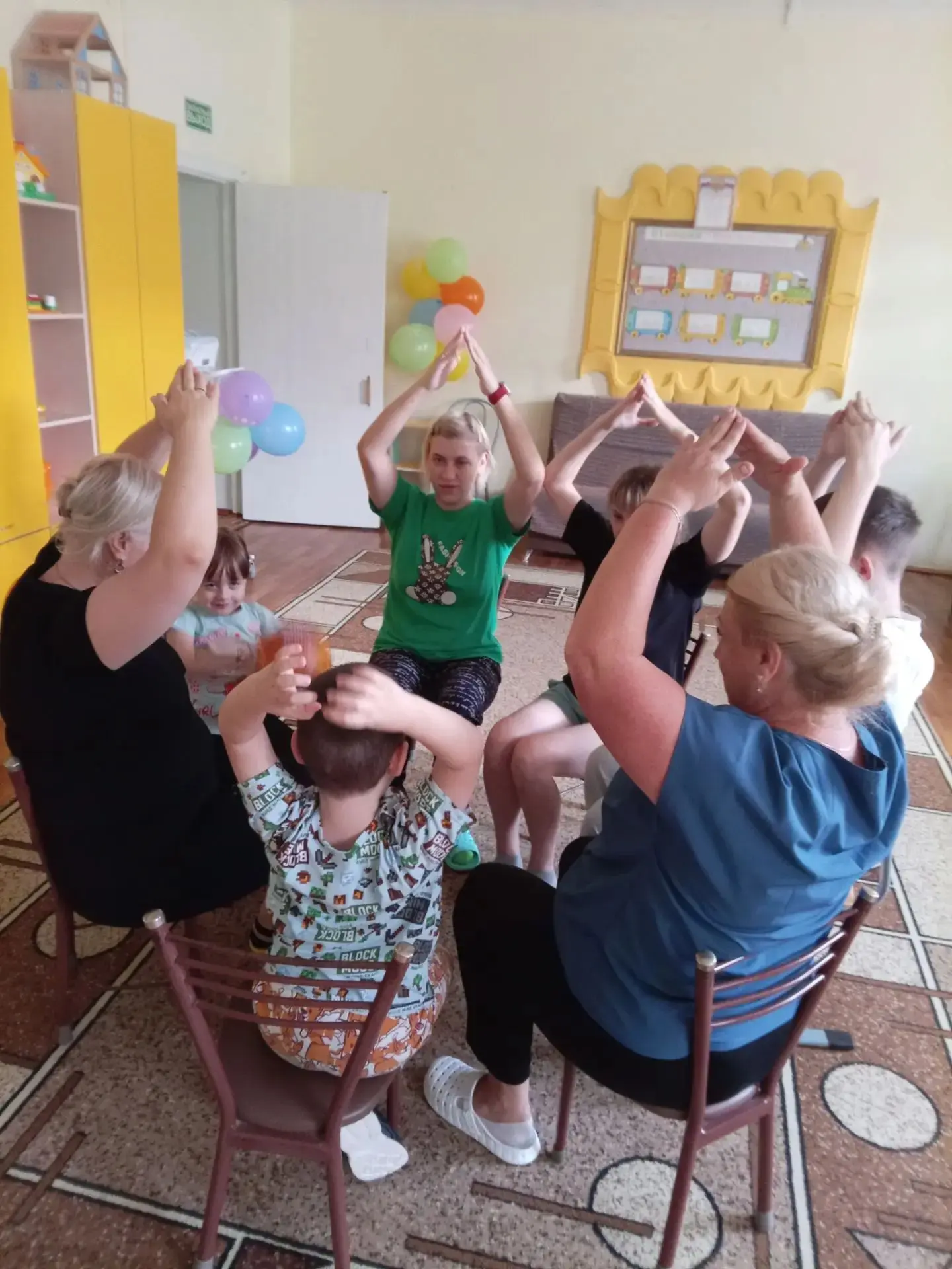 🎉 Занятие «Круг» — простой, но очень ценный ритуал для малышей! 🤗