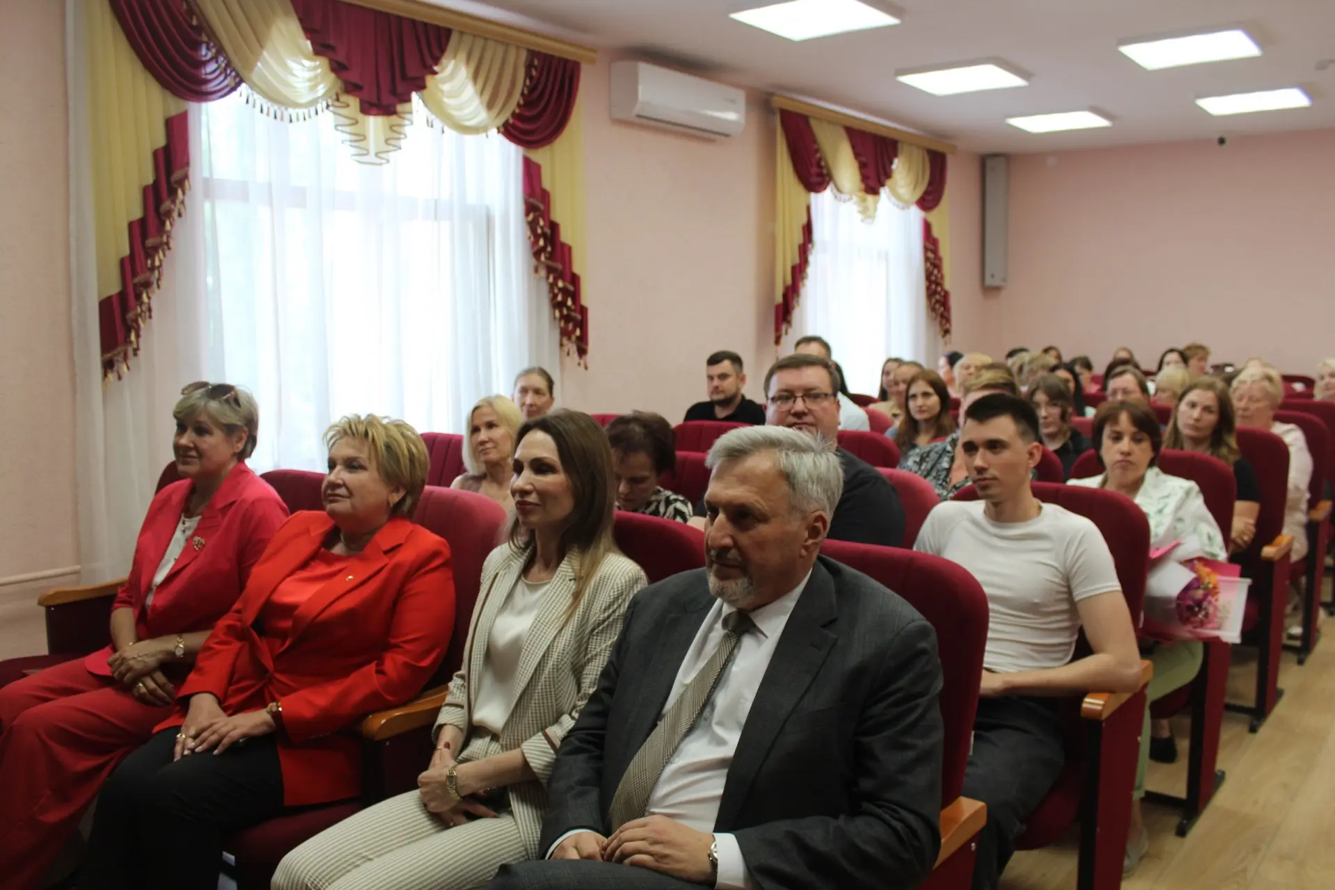 В преддверии Дня медицинского работника в Курском базовом медицинском колледже состоялс...