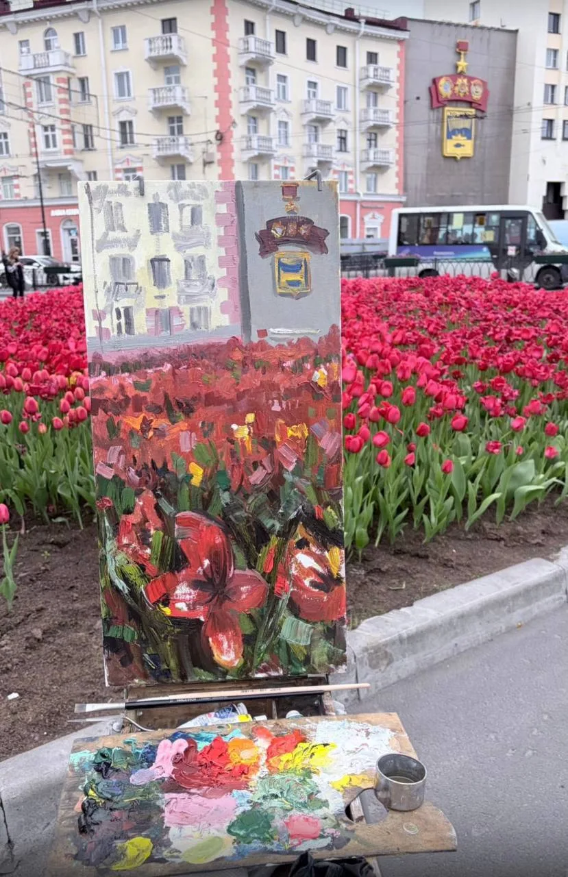 🌷 В центре Мурманска прохожие остановились у необычной «достопримечательности»