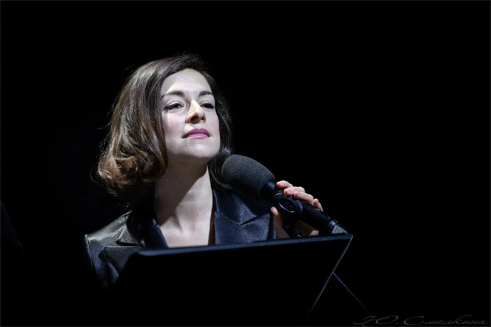 👏 Вчера Анна Гольдфельд впервые приняла участие в спектакле «Довлатов». Поздравляем с личной премьер