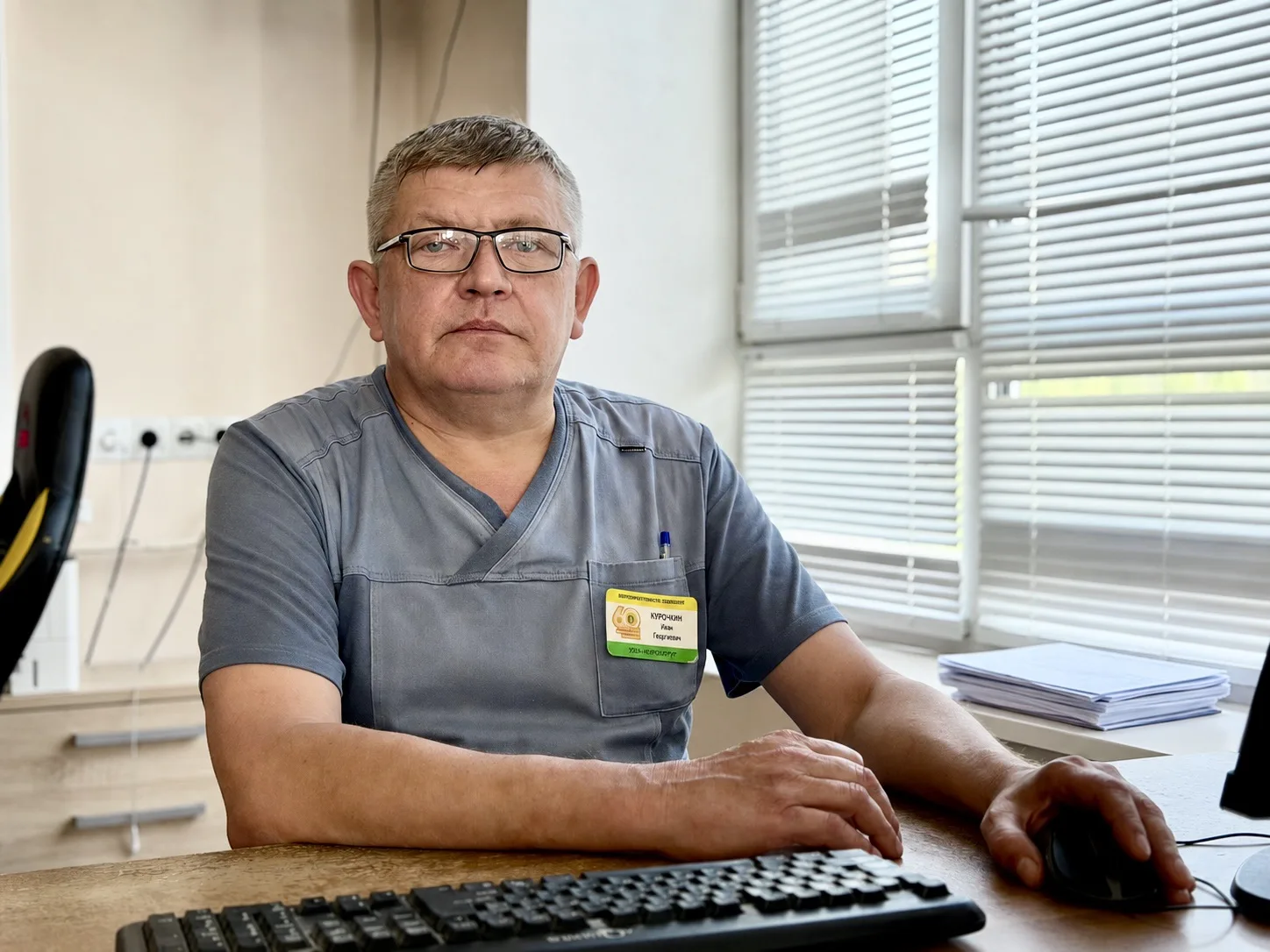 На одном фото — Татьяна Иванова из Вольска вместе с завотделением медицинской реабилитации Марией Фе