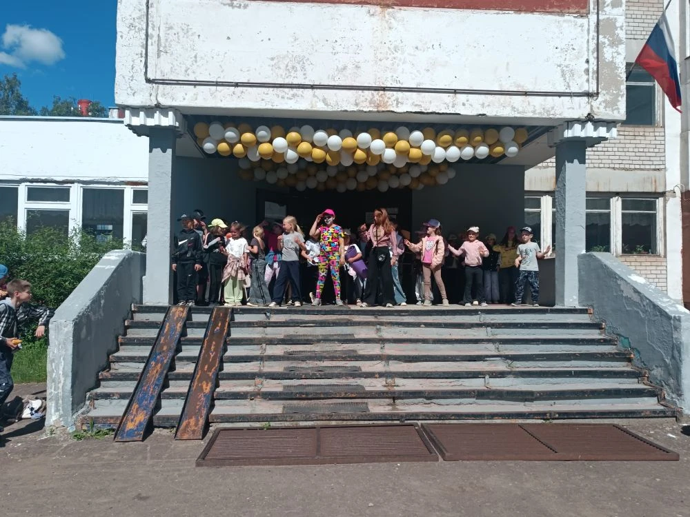 Распахнул свои двери пришкольный лагерь "Городок", наши активные и дружелюбные вожатые встретили сво