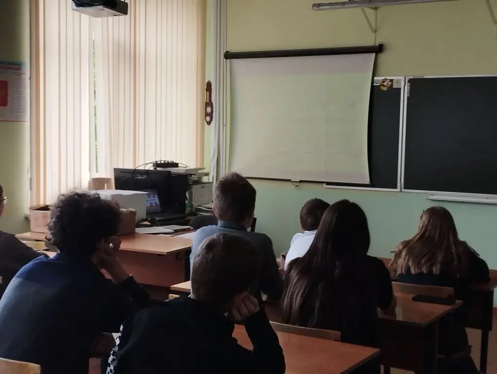 26 мая для всей нашей школы прозвучал последний звонок. Учебный год официально завершён, а это значи