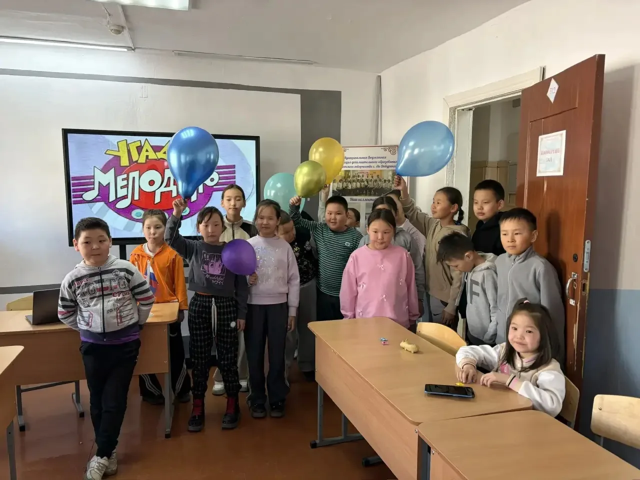 Музыка имеет огромное значение в умственном, нравственном и эстетическом воспитании детей.  Она спос