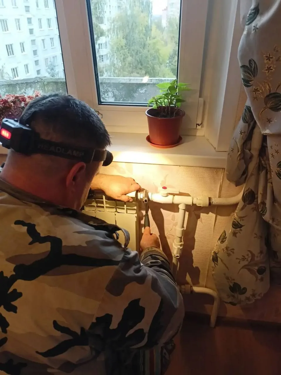 По ситуации с отоплением. До кого-то оно еще не дошло, где-то уже дали.