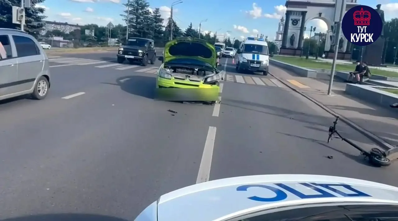 😱 В Курске водитель сбил двух детей на электросамокате

В районе дома №9 по проспекту Победы водите