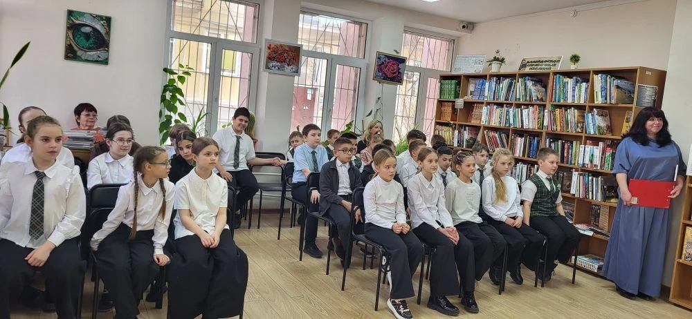 18 марта наша страна отмечает 12-летнюю годовщину воссоединения Крыма с Россией.  По этому поводу уч