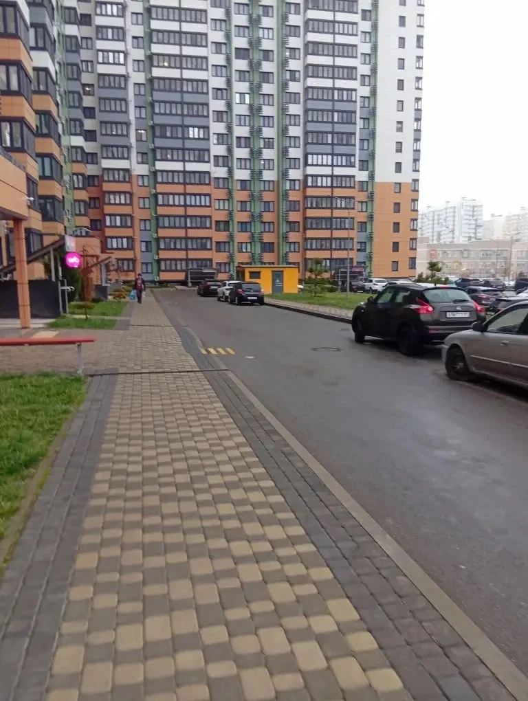Уважаемые  жители наших МКД!  Делимся фотоотчетом📸 об уборке по адресу: ул.Ленина,б-р Босфорский   ✅
