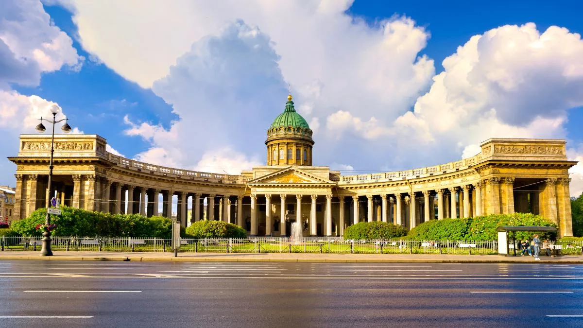 🌆 3 причины поехать в Санкт-Петербург   Есть города, куда можно возвращаться много раз. И каждый раз