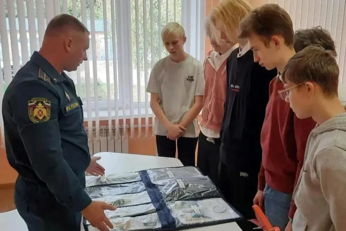 📸 Спасатели провели урок в Ефремовском филиале Рязанского медицинского университета​