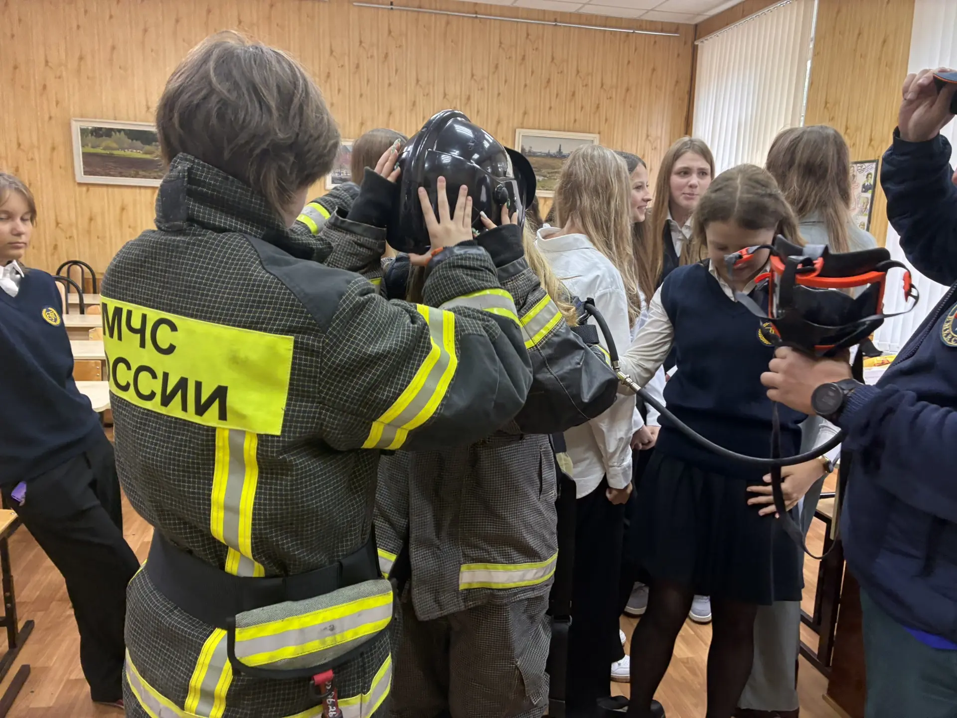 Формула безопасности: открытый урок со спасателями МЧС.