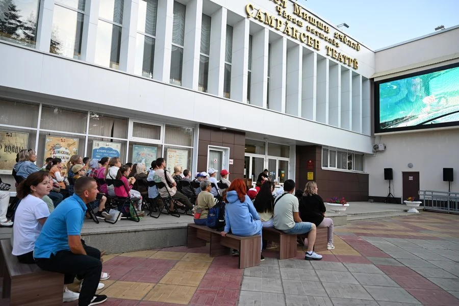 По всей республике в рамках проекта Главы «Яркое лето в Чувашии» крутят кино прямо под открытым небо