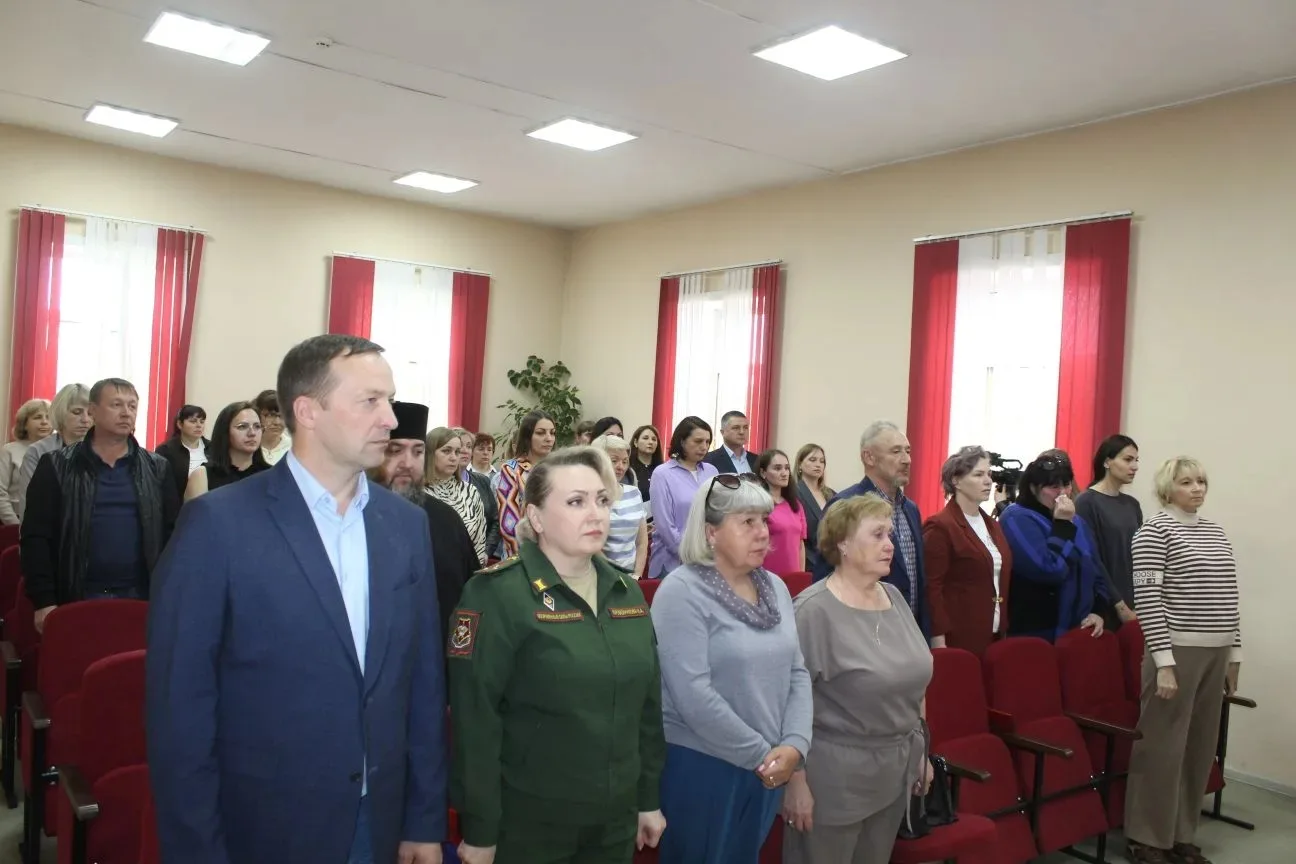 В администрации Тулунского района вручили государственные награды семьям погибших участ...
