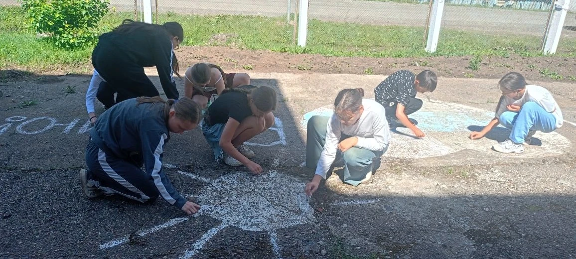 🎨🌱 Второй день в лагере: от ярких мелков до сочной капусты!