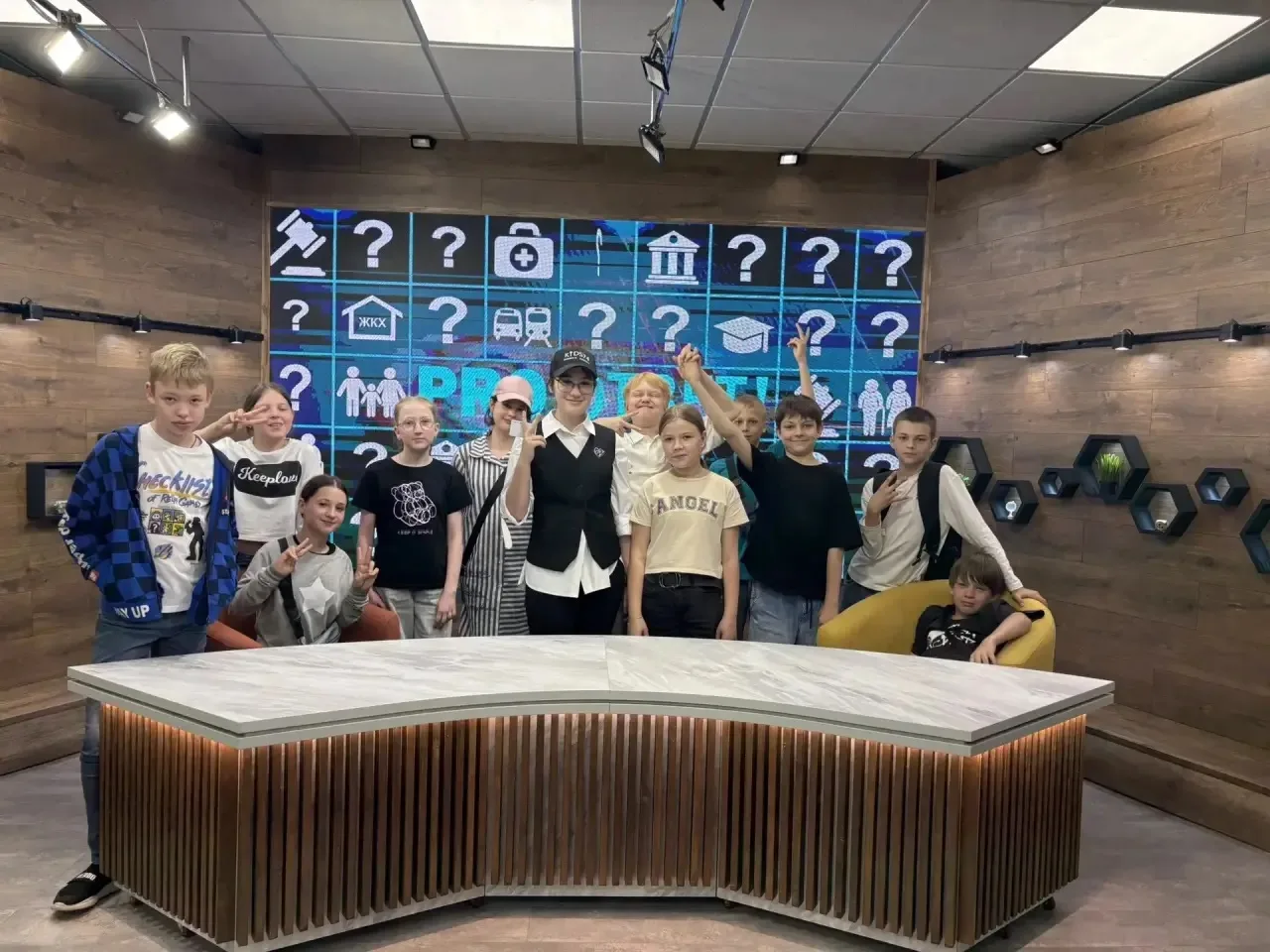 🎬 Медиаотряд школы № 100: юные журналисты покоряют Нижний Тагил!

🚀В школе продолжает работу медиа