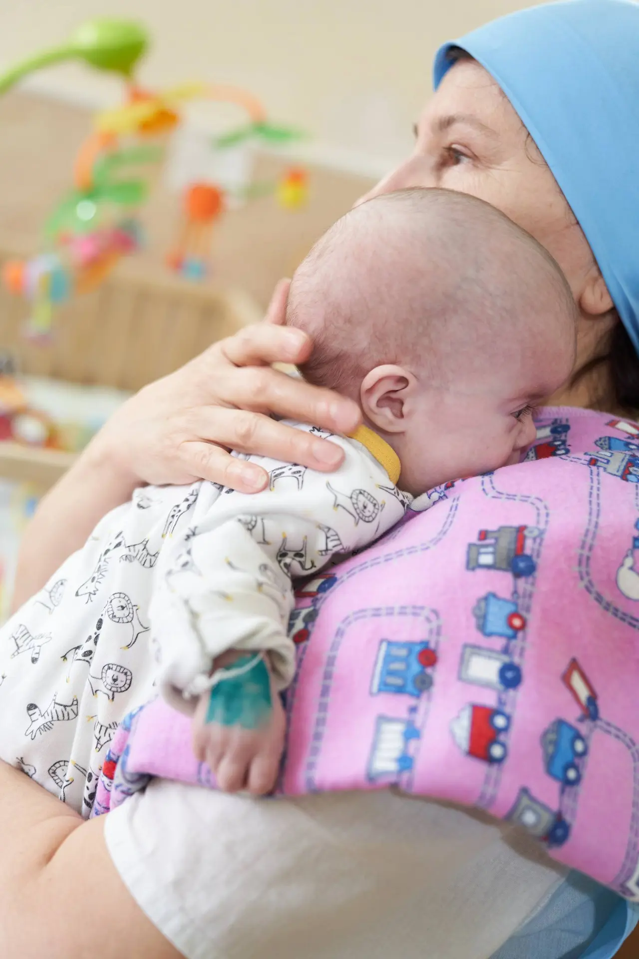 Сегодня День защиты детей

И, возможно, лучший вопрос этого дня звучит так: кто защитит ребёнка, ког