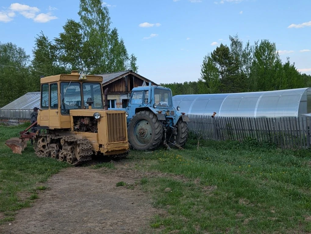 🌱ГОРЯЧАЯ ПОРА НА ПРИШКОЛЬНОМ УЧАСТКЕ🌱