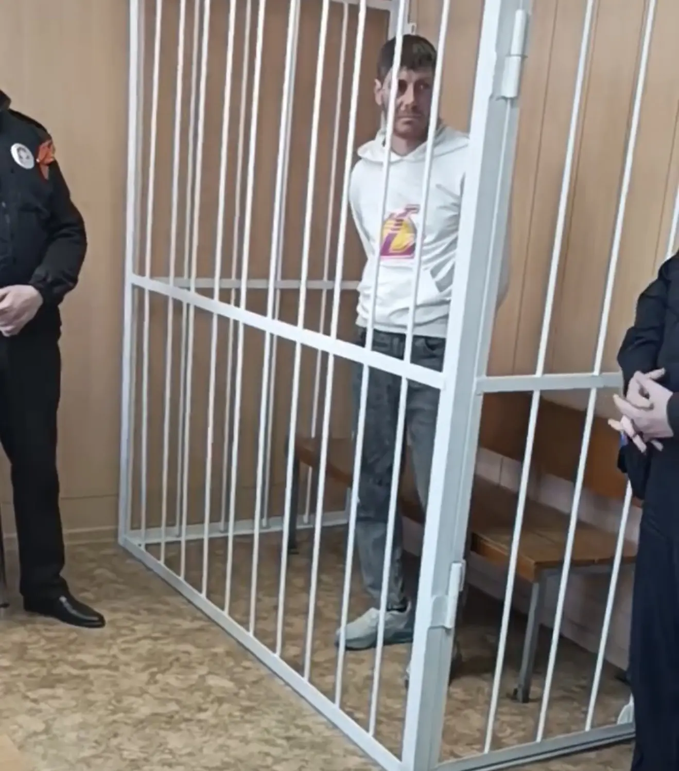 В Омске прокуратура поддержала ходатайство следствия о заключении под стражу двух местных жителей, о