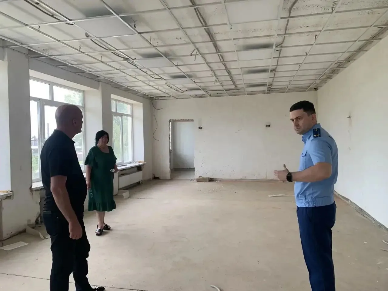 ✅Теучежский межрайонный прокурор Игорь Лошаков осуществил выезд на объект, где в рамках...