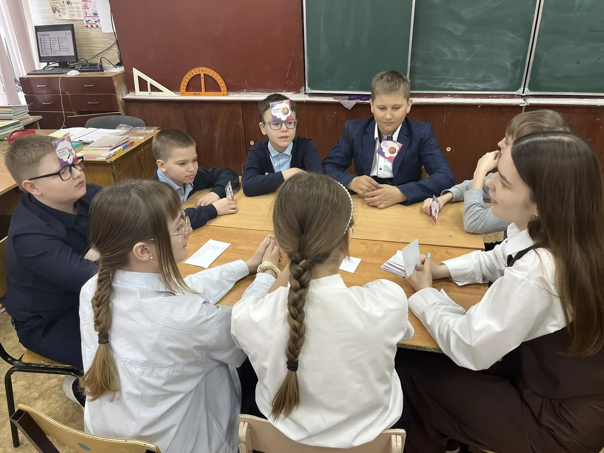 🚀 В нашей школе в преддверии Дня космонавтики прошли интересные мероприятия 🌌✨  Советники провели дл