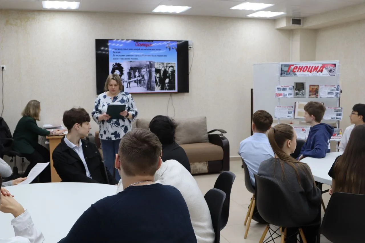Славе не меркнуть.Традициям жить!🇷🇺  Под таким названием прошел конкурс презентаций среди 8-10 класс