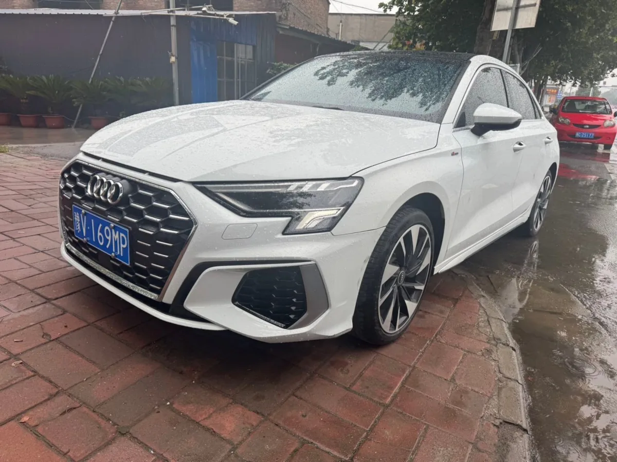 🇨🇳 Audi A3 A3L Limousine 35 TFSI 1.4 · 2023