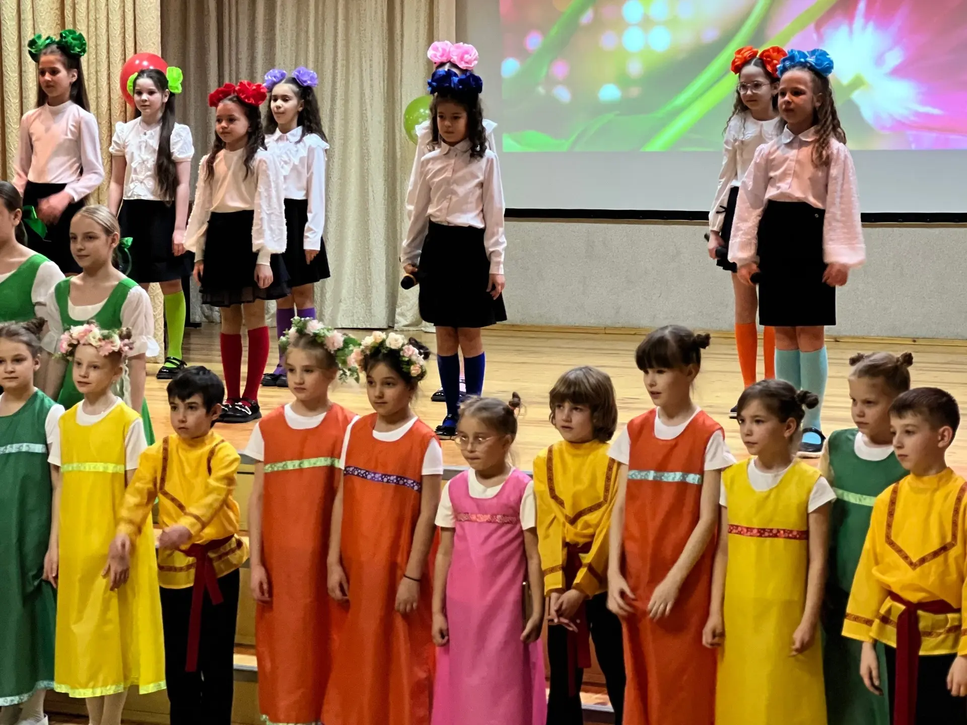 🌷 Весна, цветы и наши прекрасные дамы!  В нашей школе состоялось особенное мероприятие, посвященное 