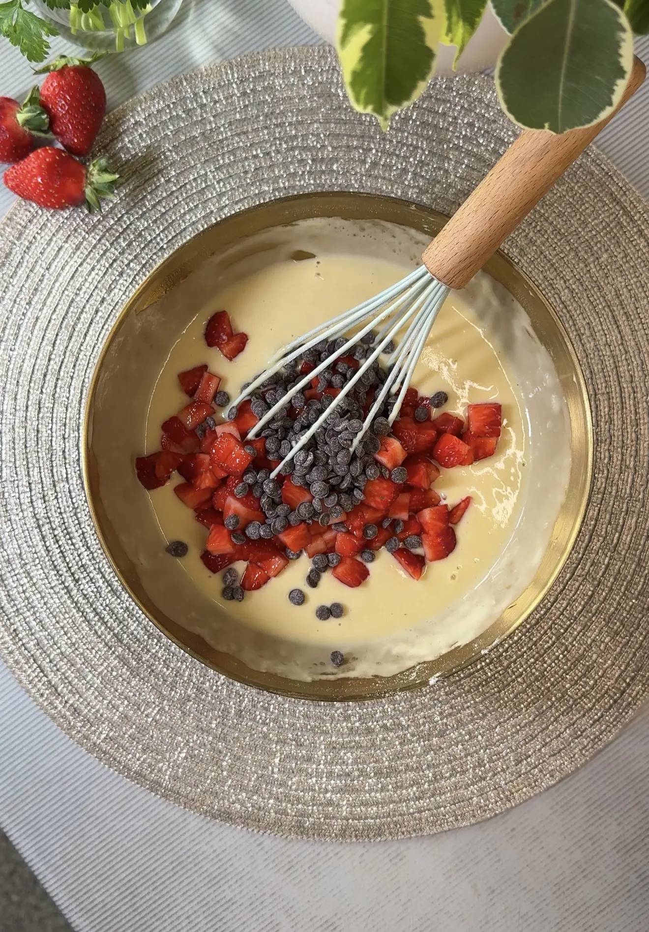 🥞 Панкейки на молоке с клубникой и шоколадными каплями 🍓🍫

Нежные, пышные и очень вкусные панкейк