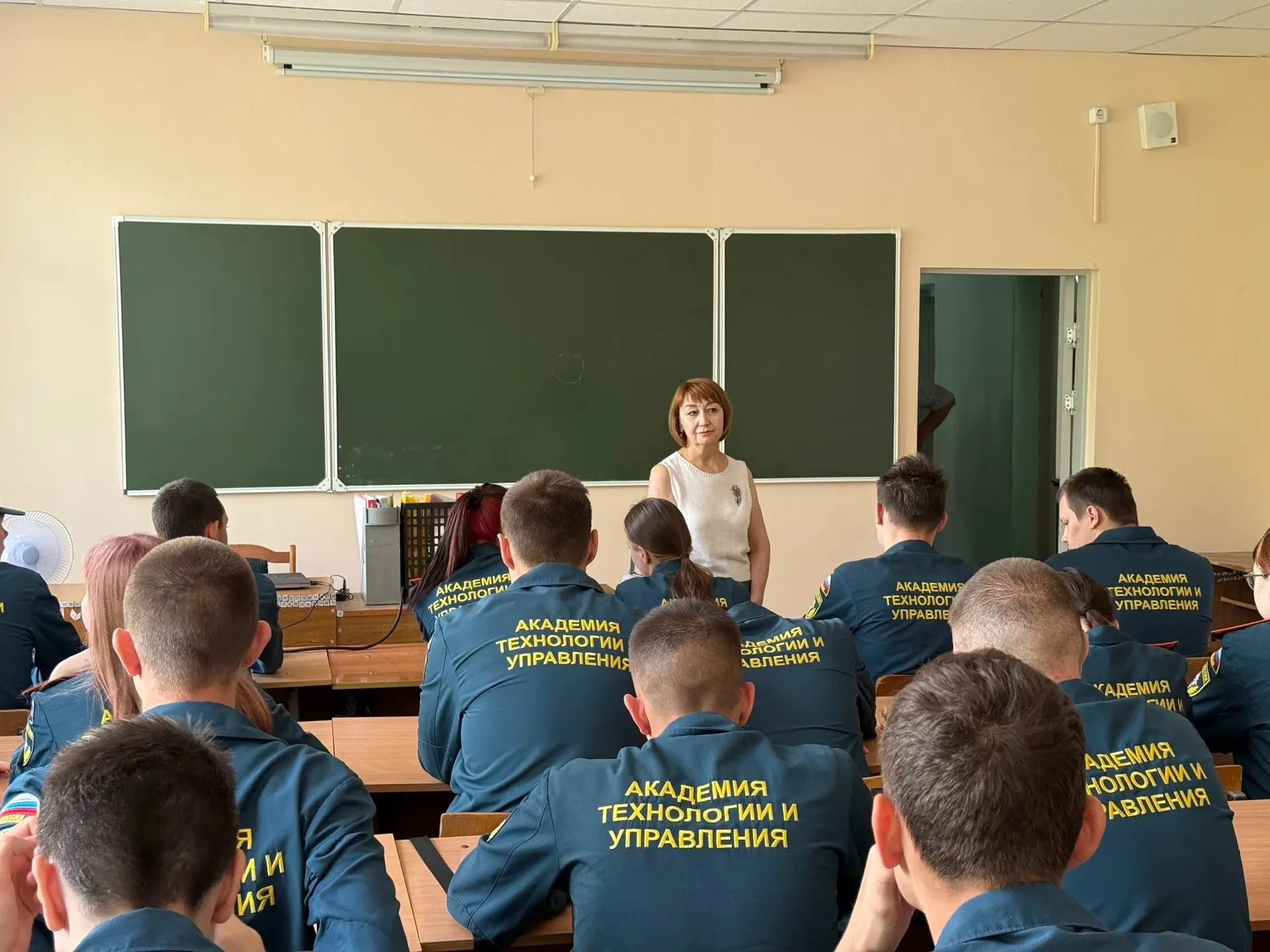 В будущее без наркотиков

В преддверии Международного дня борьбы с наркоманией и незаконным оборотом