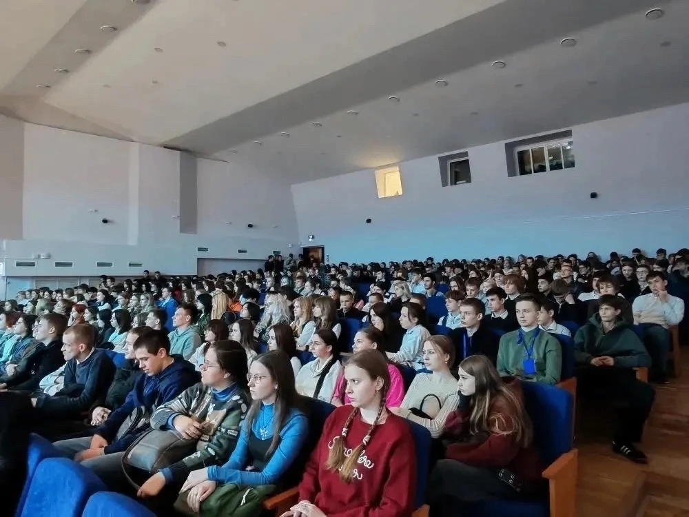 💪 Вместе мы — сила!  Год единства народов России продолжает нас объединять! 27 апреля в ЛОКИ им. К.Н